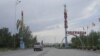 Кызыл-Кыя шаарынын кире бериши.