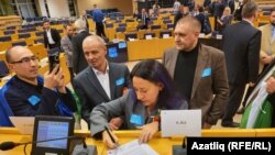 Юлия Фәйзрахманова Брүсселдә Европа парламенты бинасында узган "Пост-Русиянең ирекле халыклары форумы"нда, 2023 елның гыйнвары