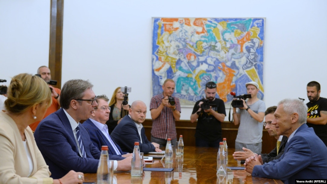 Predsednik Aleksandar Vučić sa ruskim ambasadorom Aleksandrom Bocan-Harčenkom, 6. juna 2022. u Beogradu