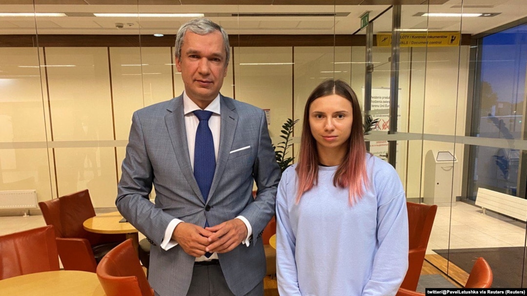 Beloruski opozicioni političar Pavel Latuška pozira sa sprinterkom Krystsinom Tsimanouskajom, Varšava, 4. august 2020.