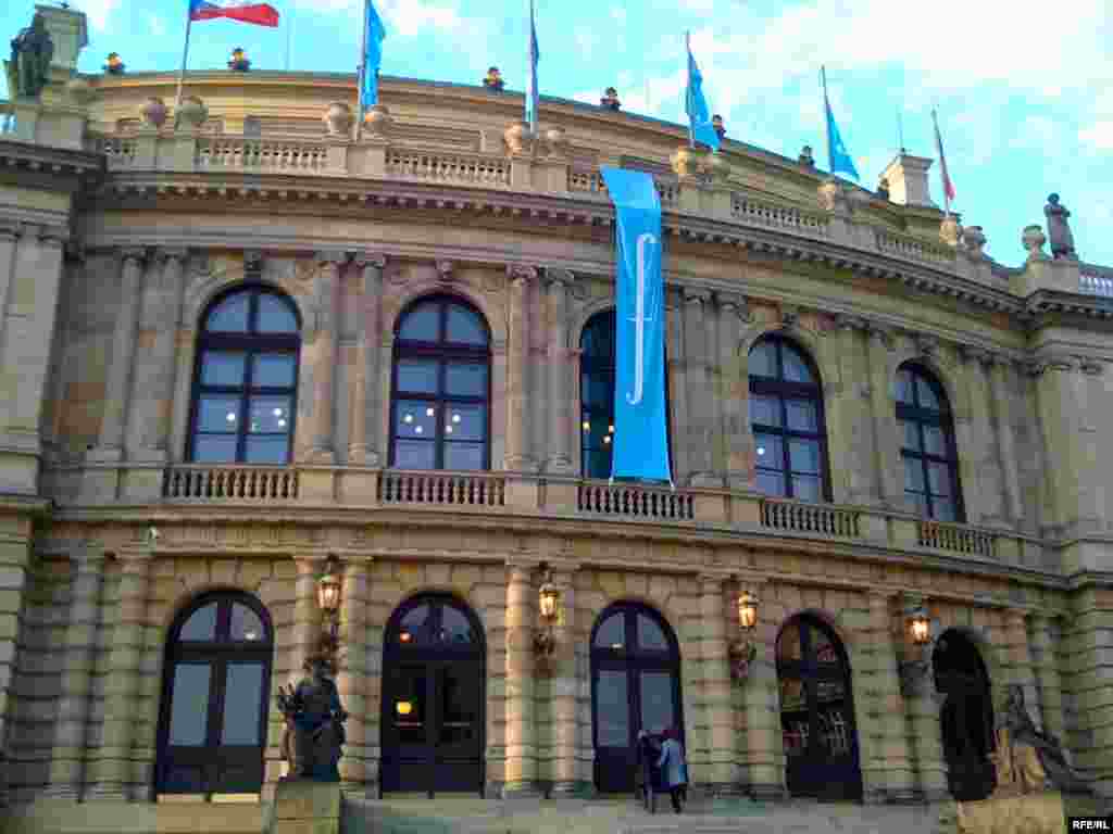 Rudolfinum în ajun de concert - Foto: Victor Eskenasy