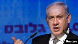 بنیامین نتانیاهو می گوید: تا قبل از سال ۲۰۰۳، ايران به مدت پانزده سال برنامه هسته ای اش را مخفيانه پيش برد و زمانی که احساس خطر جدی کرد، غنی سازی اورانيوم را تعليق کرد.