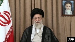 Xamenei xalqa müraciət edir.