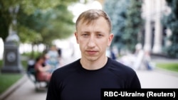 У правоохоронних органах України ці дані наразі не коментували. На фото Віталій Шишов, керівник «Білоруського дому в Україні» , який був знайдений повішеним
