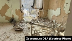 Наслідки одного з попередніх ударів сил РФ по Херсону, архівне фото