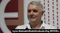 Лесь Подерв’янський під час презентації книги «Африка. Сни», 9 липня 2015 року