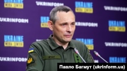 «Про наступ такий відчутний говорити зараз, мабуть, зарано. Але ми бачимо, що на Донбасі відбуваються серйозні бойові дії. Дещо лінія стабілізувалася», – Юрій Ігнат
