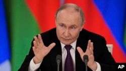 Як заявив Путін під час відвідин Північного флоту, це може бути необхідним, щоб провести «демократичні вибори» 