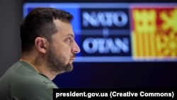 За словами Зеленського, «тирани розуміють силу й лише силу», тож він закликав країни-члени НАТО підтримати Україну насамперед системами протиракетної й протиповітряної оборони, а також сучасною артилерію