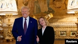 Обраний президент США Дональд Трамп зустрічається з прем’єр-міністеркою Італії Джорджією Мелоні в Мар-а-Лаго в Палм-Біч, Флорида, США, 4 січня 2025 року