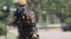 Боец спецназа "Скорпион" во время показательных выступлений, Бишкек, 12 августа 2012 года.