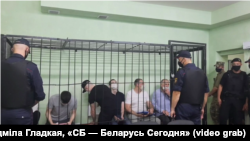 Першы дзень суду над Сяргеем Ціханоўскім, Арцёмам Сакавым, Уладзімерам Цыгановічам, Мікалаем Статкевічам, Ігарам Лосікам і Дзьмітрыем Паповым.