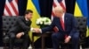 Зеленський (ліворуч) і Трамп (праворуч) вперше зустрілися 25 вересня в Нью-Йорку, США