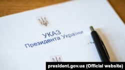 Президент України нагородив та присудив почесні звання понад 200 людям