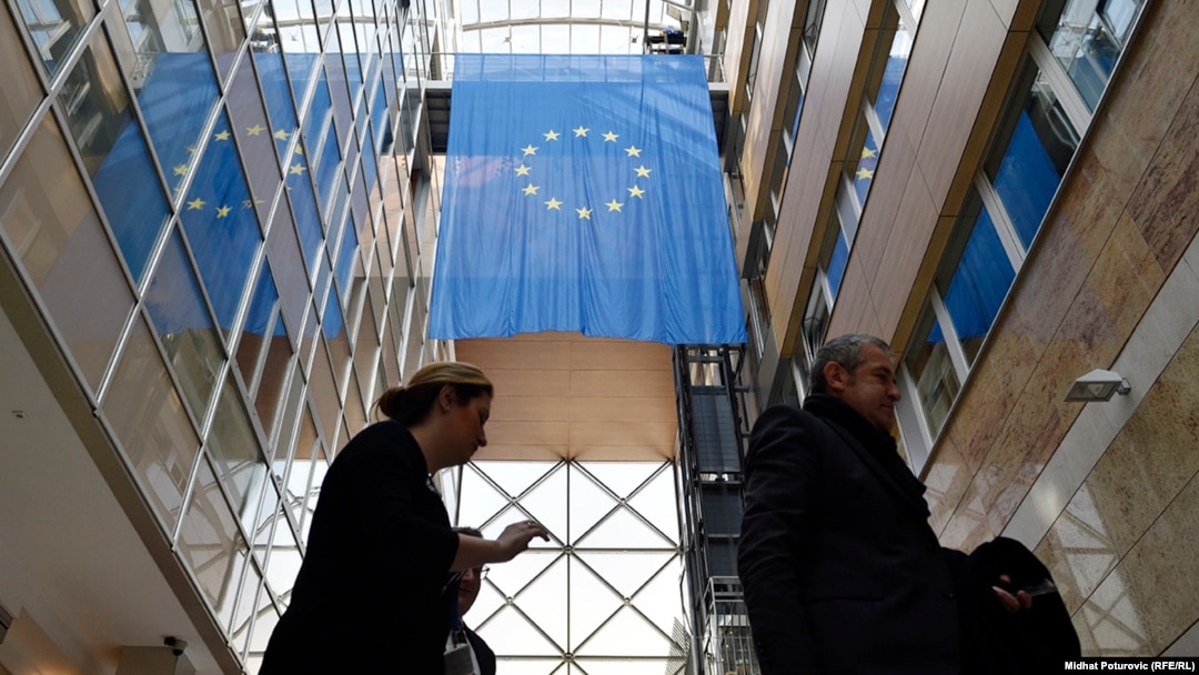 Iz Kancelarije EU u BiH naglašavaju da se kvalifikovanje klevete kao krivičnog djela smatra zastarjelim pristupom (na slici: zgrada Delegacije EU u Sarajevu, arhivska fotografija)