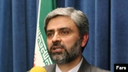 آقای حسینی می گوید که ماموران نیروی انتظامی از زنده بودن دانشجوی ژاپنی خبر داده اند.