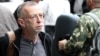 "Нынешнюю власть полюбить трудно"