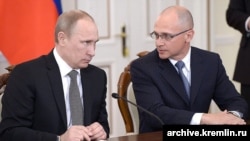 Президент Росії Володимир Путін з першим заступником очільника кремлівської адміністрації Сергієм Кирієнком