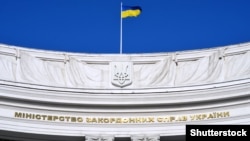 Прем’єр-міністр Угорщини заявив, що Захід має укласти угоду із президентом РФ Володимиром Путіним, яка не буде передбачати повернення окупованого Криму та членство України в НАТО