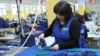 Илустрација: Работничка во текстилна фабрика