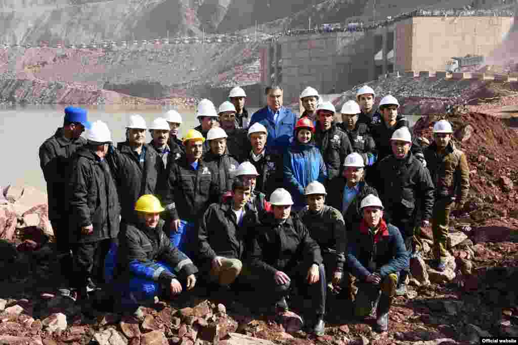 Tajikistan -- The Rogun dam under construction on the Vakhsh river in Rogun, 29Oct2016
