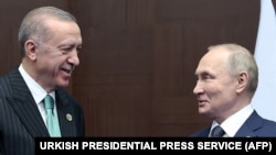Президент Росії Володимир Путін (п) у із турецьким колегою Реджепом Ердоганом, архівне фото