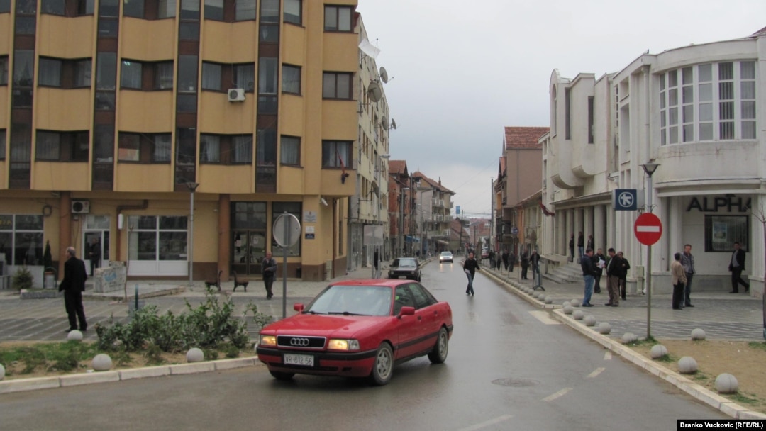 Uz Bujanovac i Medveđu, Preševo, kao opština na jugu Srbije sa izrazitom albanskom strukturom stanovništva, poslednje dve decenije važi za nestabilnu zonu